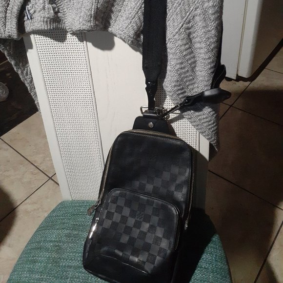 LOUIS VUITTON Sling Bag - Picture 1 of 7